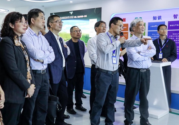 全国人大常委会副委员长丁仲礼莅临麻豆操逼视频考察调研 全国人大常委会副委员长丁仲礼莅临麻豆操逼视频考察调研